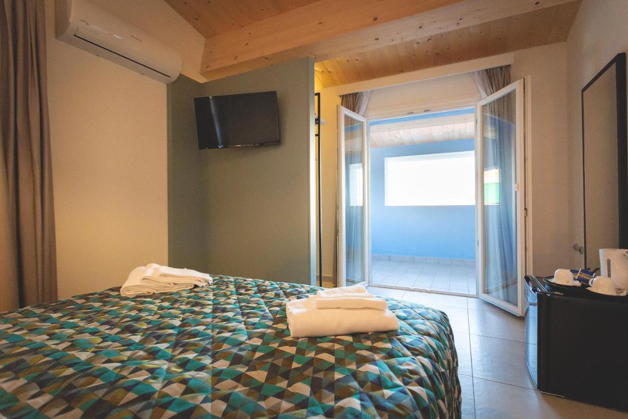 Via Siena 4 - Suites & Rooms Marina di Cecina Kültér fotó