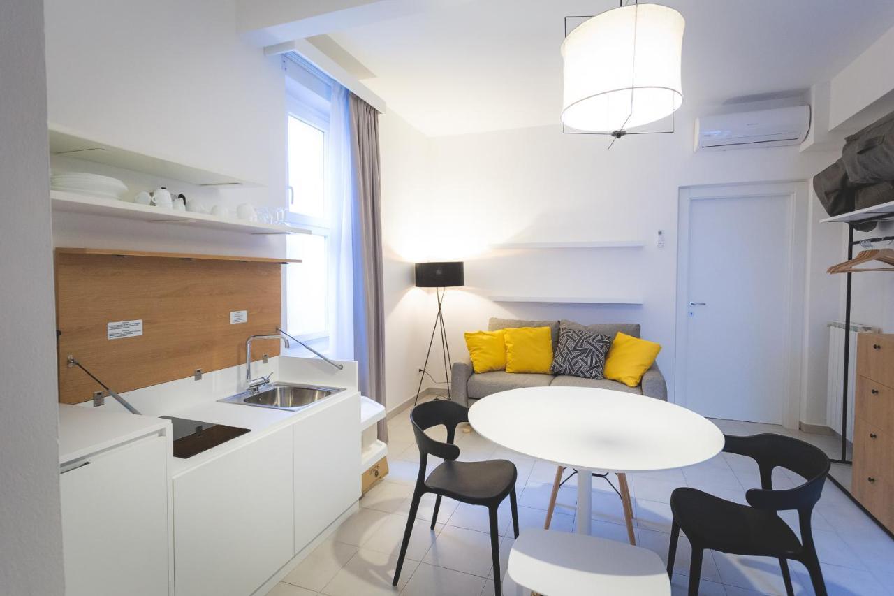 Via Siena 4 - Suites & Rooms Marina di Cecina Kültér fotó