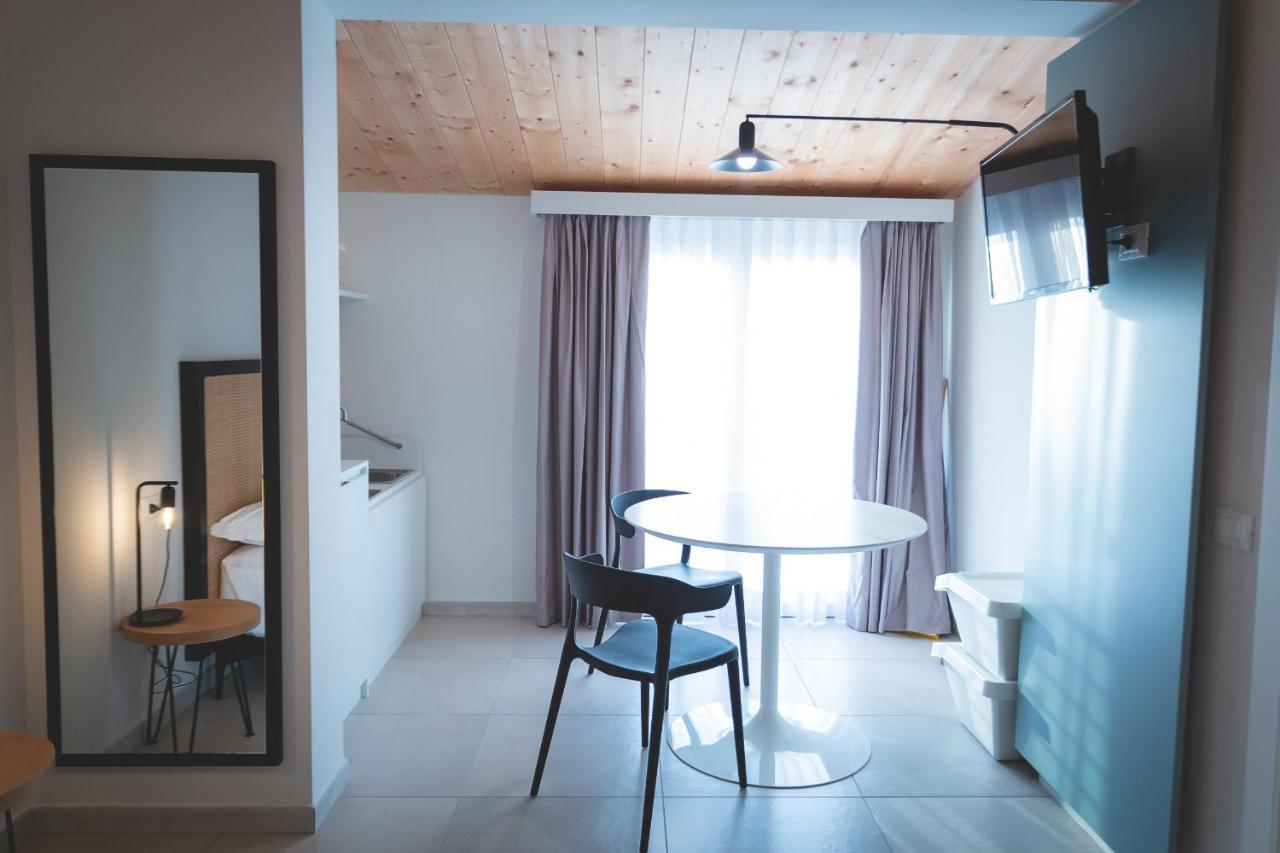 Via Siena 4 - Suites & Rooms Marina di Cecina Kültér fotó