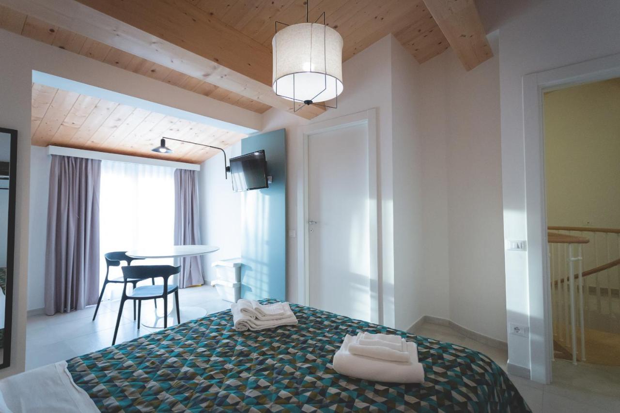 Via Siena 4 - Suites & Rooms Marina di Cecina Kültér fotó
