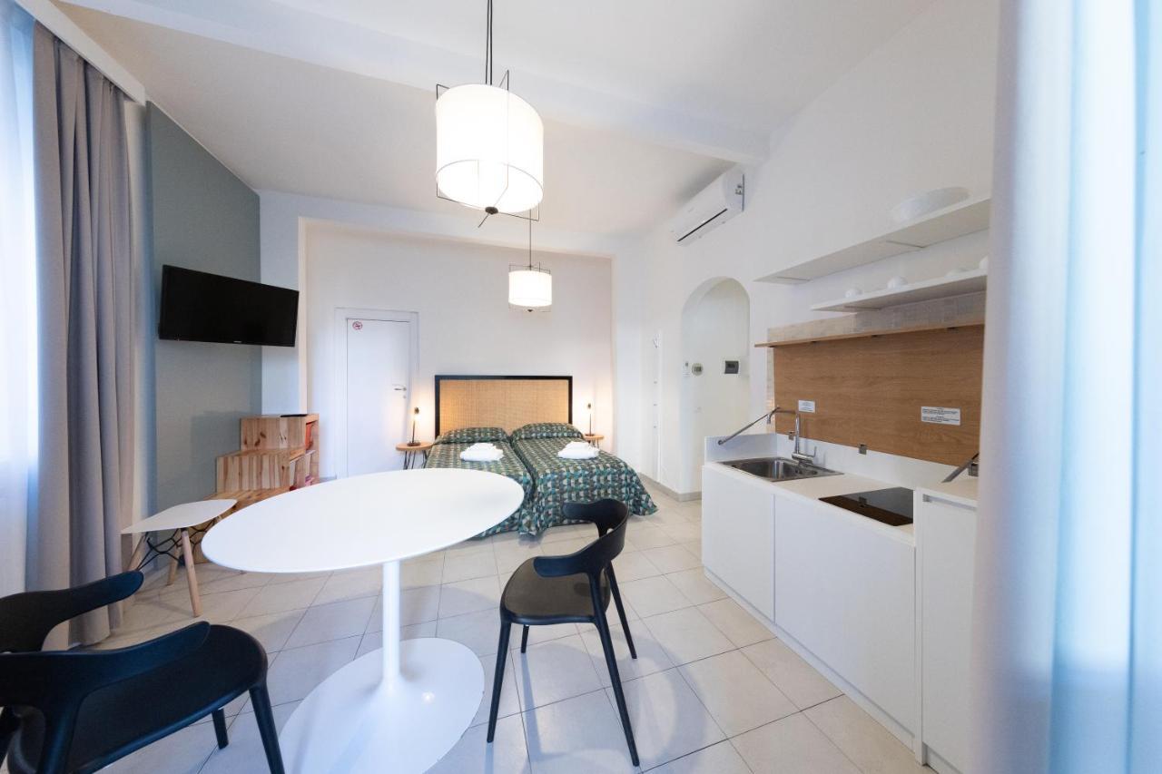 Via Siena 4 - Suites & Rooms Marina di Cecina Kültér fotó
