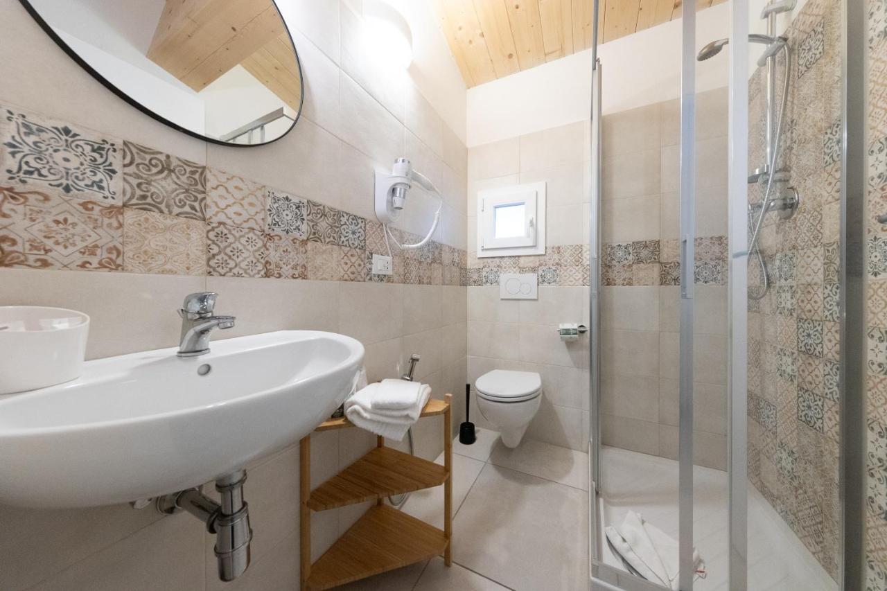 Via Siena 4 - Suites & Rooms Marina di Cecina Kültér fotó