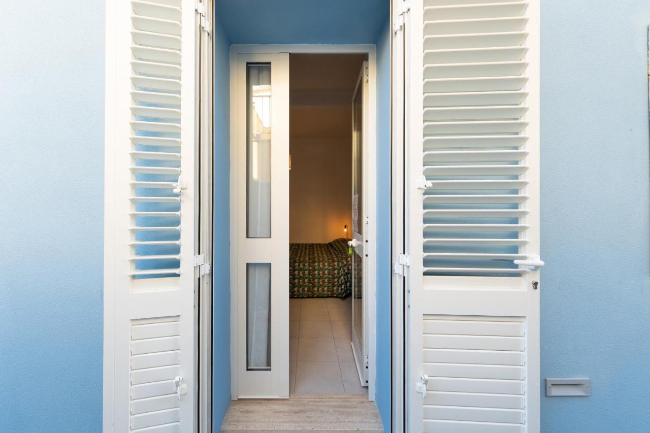 Via Siena 4 - Suites & Rooms Marina di Cecina Kültér fotó