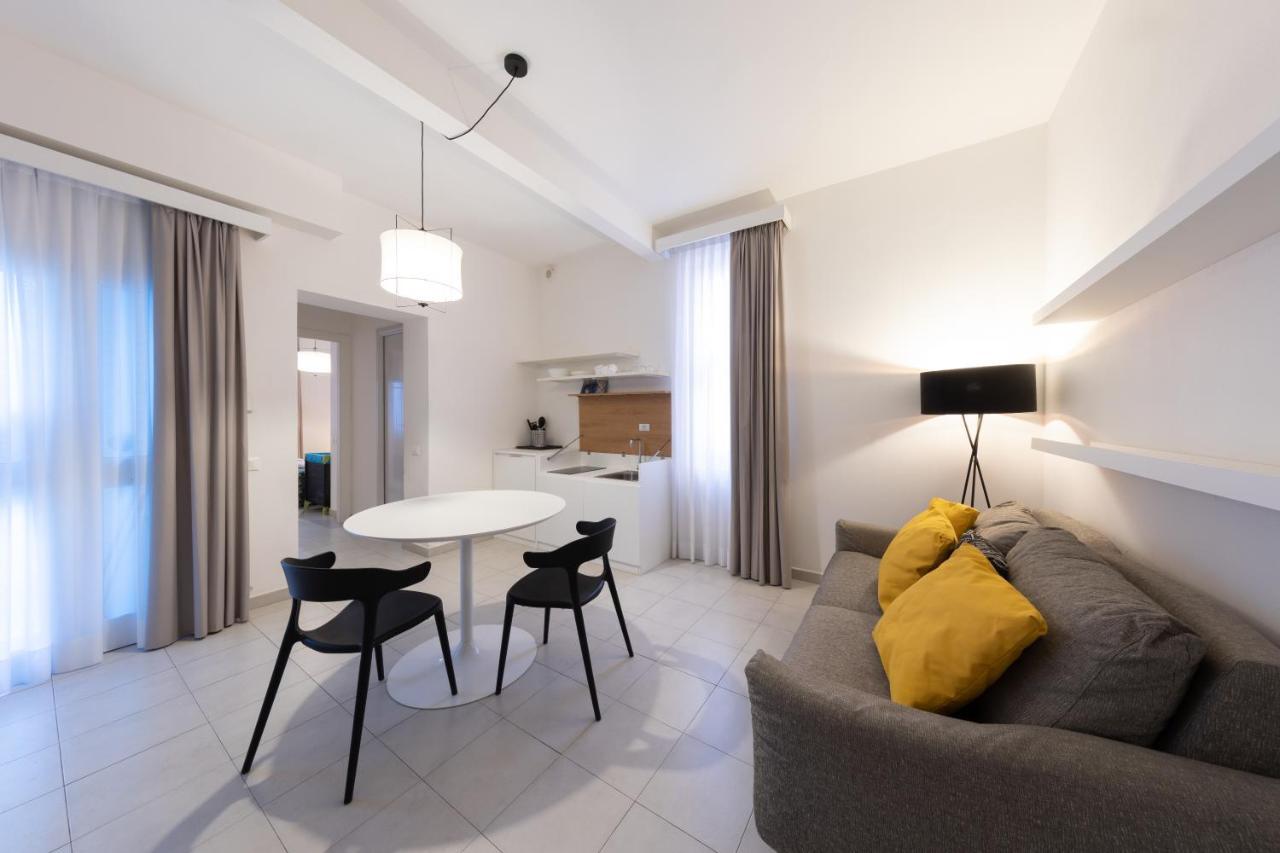 Via Siena 4 - Suites & Rooms Marina di Cecina Kültér fotó