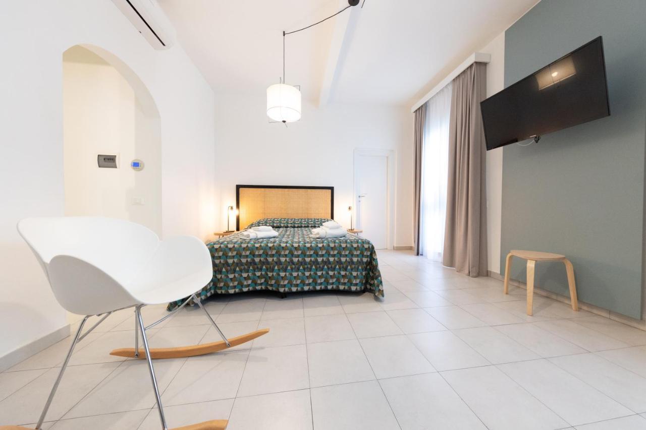 Via Siena 4 - Suites & Rooms Marina di Cecina Kültér fotó