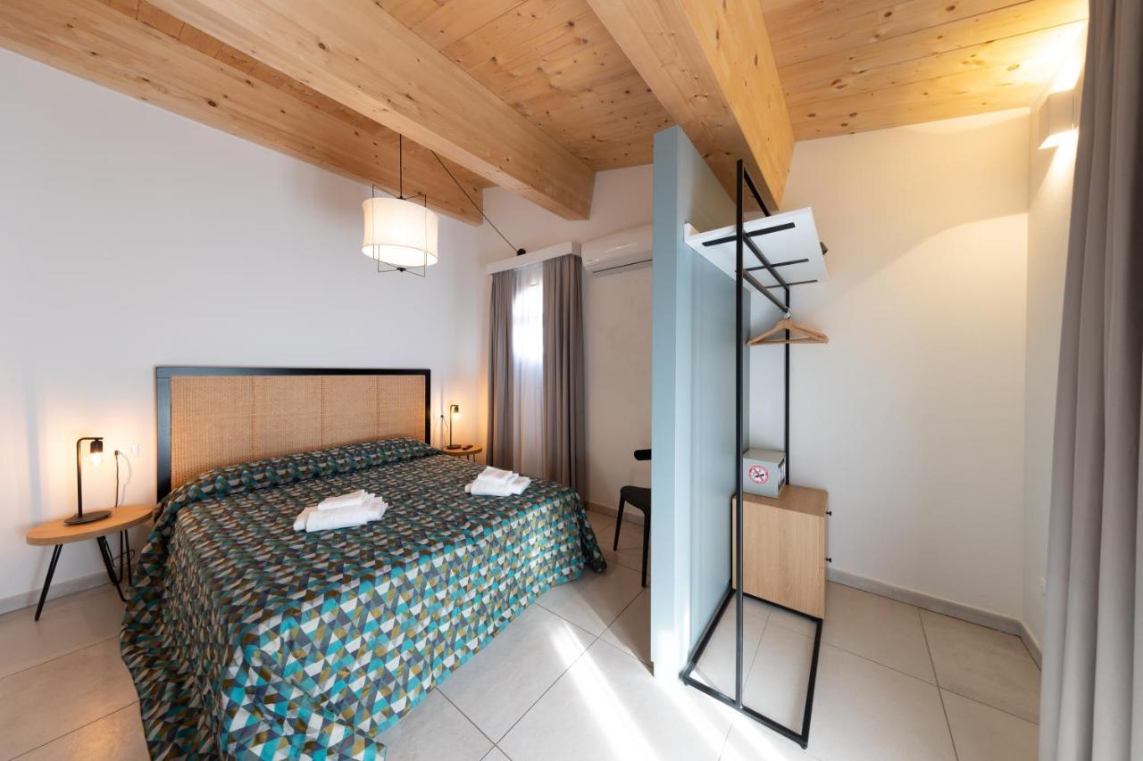 Via Siena 4 - Suites & Rooms Marina di Cecina Kültér fotó